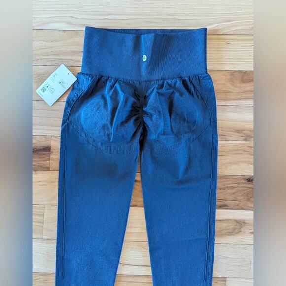 NWT Halara Seamless Butt Lifting Leggings Size Medium - Picture 8 of 9